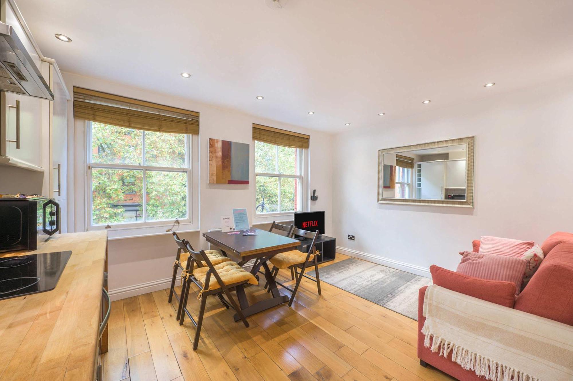 Apartment A Midtown Minute - Holborn - By Frankie Says