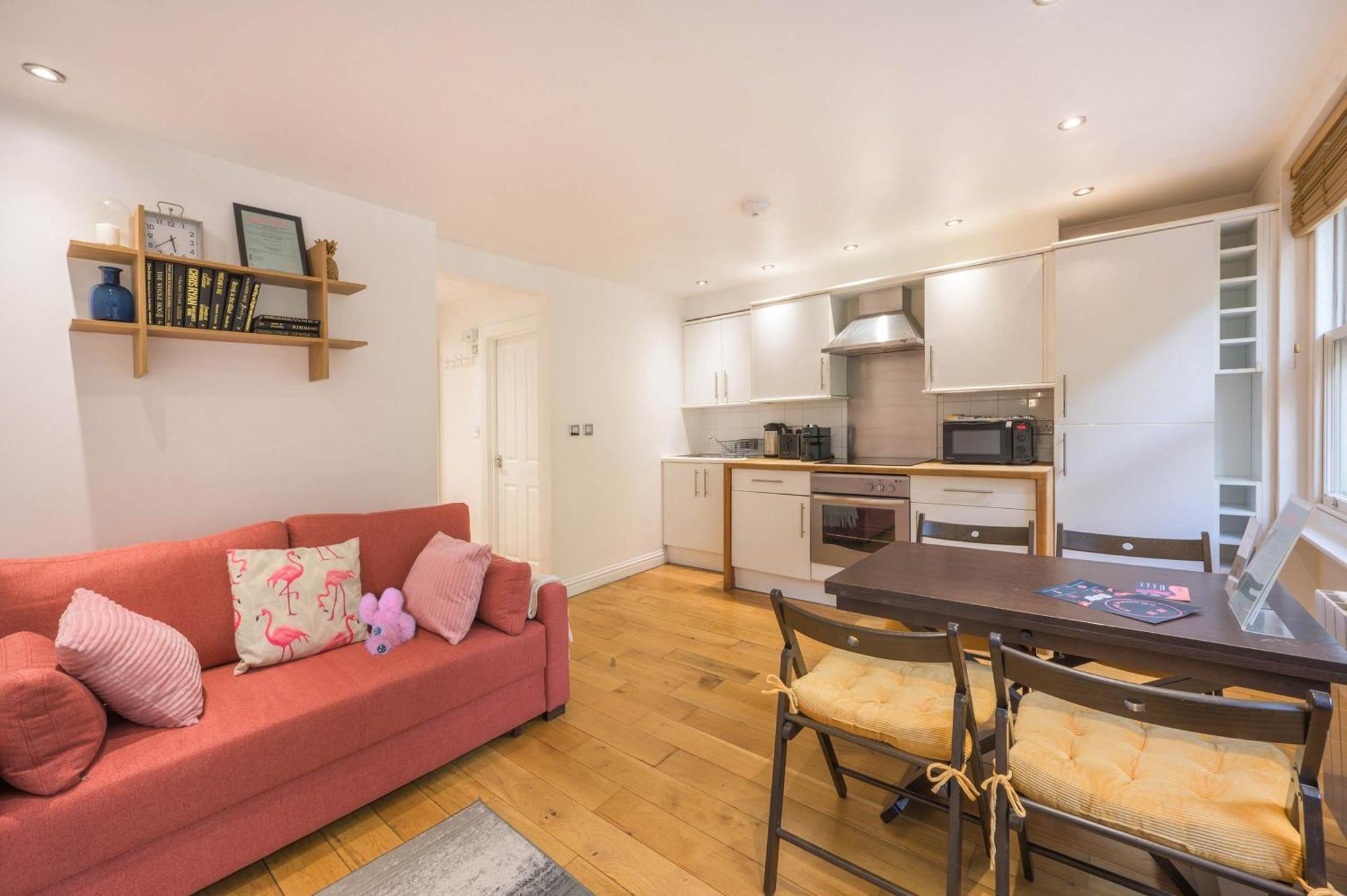 A Midtown Minute - Holborn - By Frankie Says Apartment London